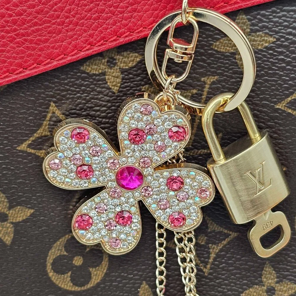 Louis Vuitton Authentic Gold Lock 🔒 Unbranded Flower Keychain Charm for Bags